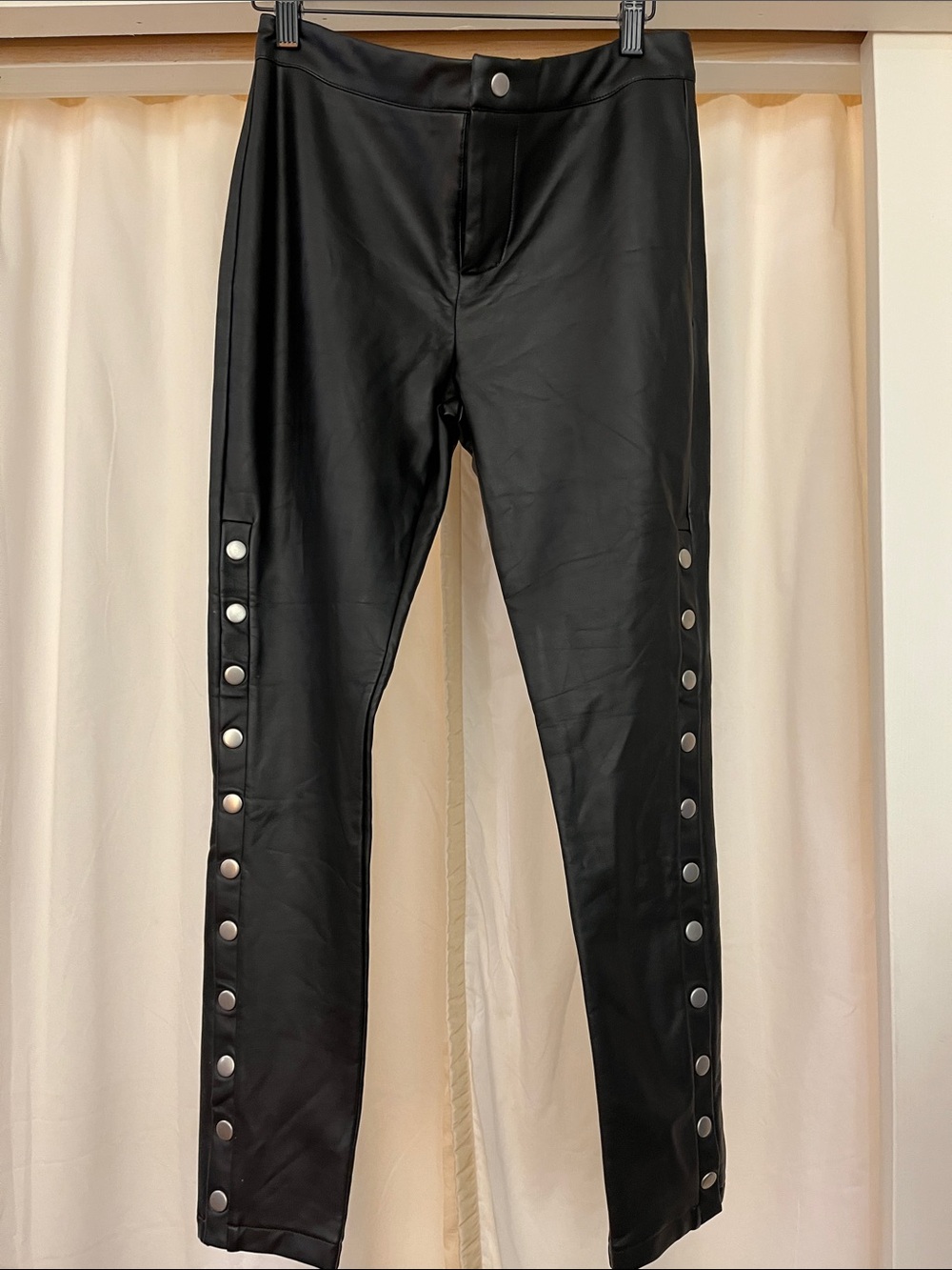 Women's Black Faux Leather Snap-Trim Leggings